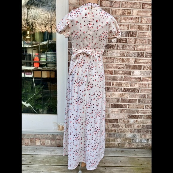 Vintage Late 60s/70s Floral Prairie Maxi Dress - Picture 5 of 8